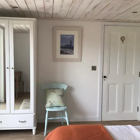 The Birdhouse With Hot Tub * Gortahork