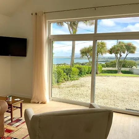 The Birdhouse With Hot Tub *