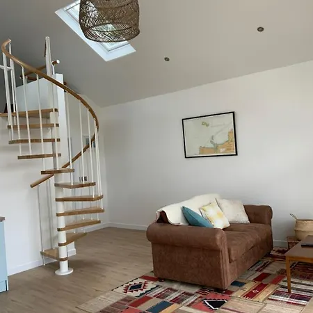 The Birdhouse With Hot Tub *