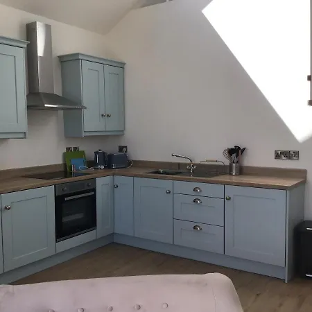 Prázdninový dům The Birdhouse With Hot Tub *