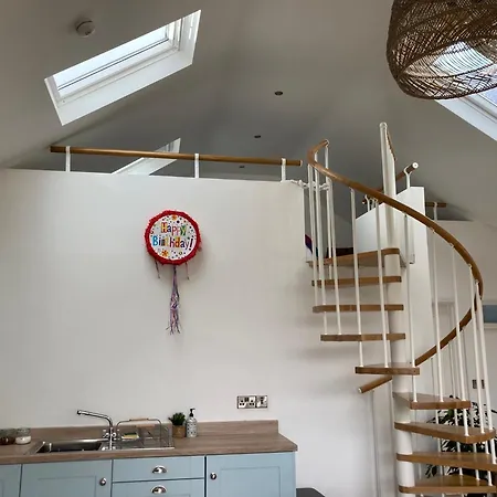 The Birdhouse With Hot Tub Dom wakacyjny Gortahork