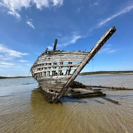 Semesterbostad The Birdhouse With Hot Tub