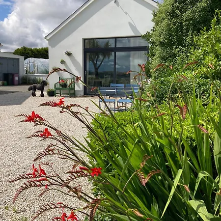 The Birdhouse With Hot Tub Dom wakacyjny *