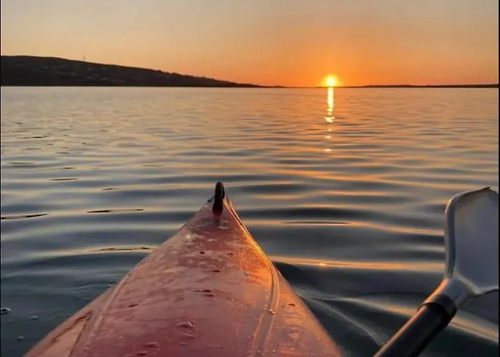 Semesterbostad The Birdhouse With Hot Tub